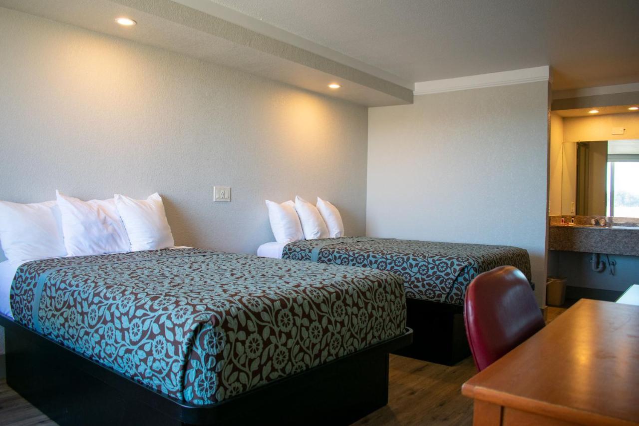 Days Inn By Wyndham Hillsboro Tx Екстериор снимка