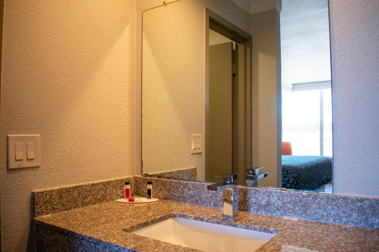Days Inn By Wyndham Hillsboro Tx Екстериор снимка