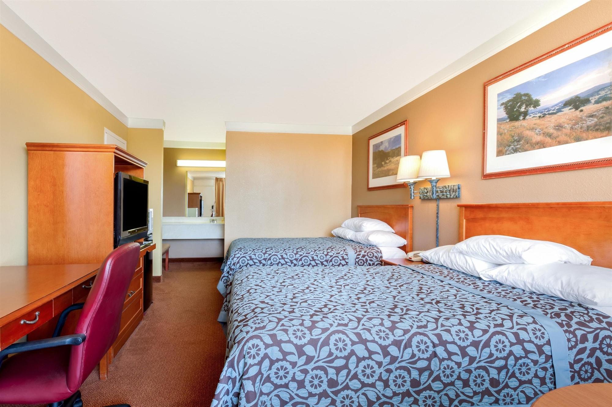 Days Inn By Wyndham Hillsboro Tx Екстериор снимка