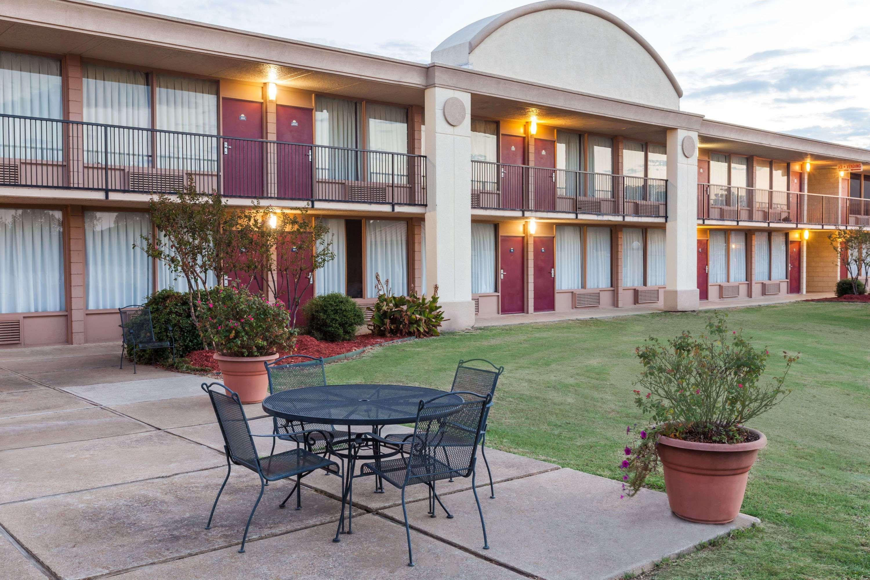 Days Inn By Wyndham Hillsboro Tx Екстериор снимка