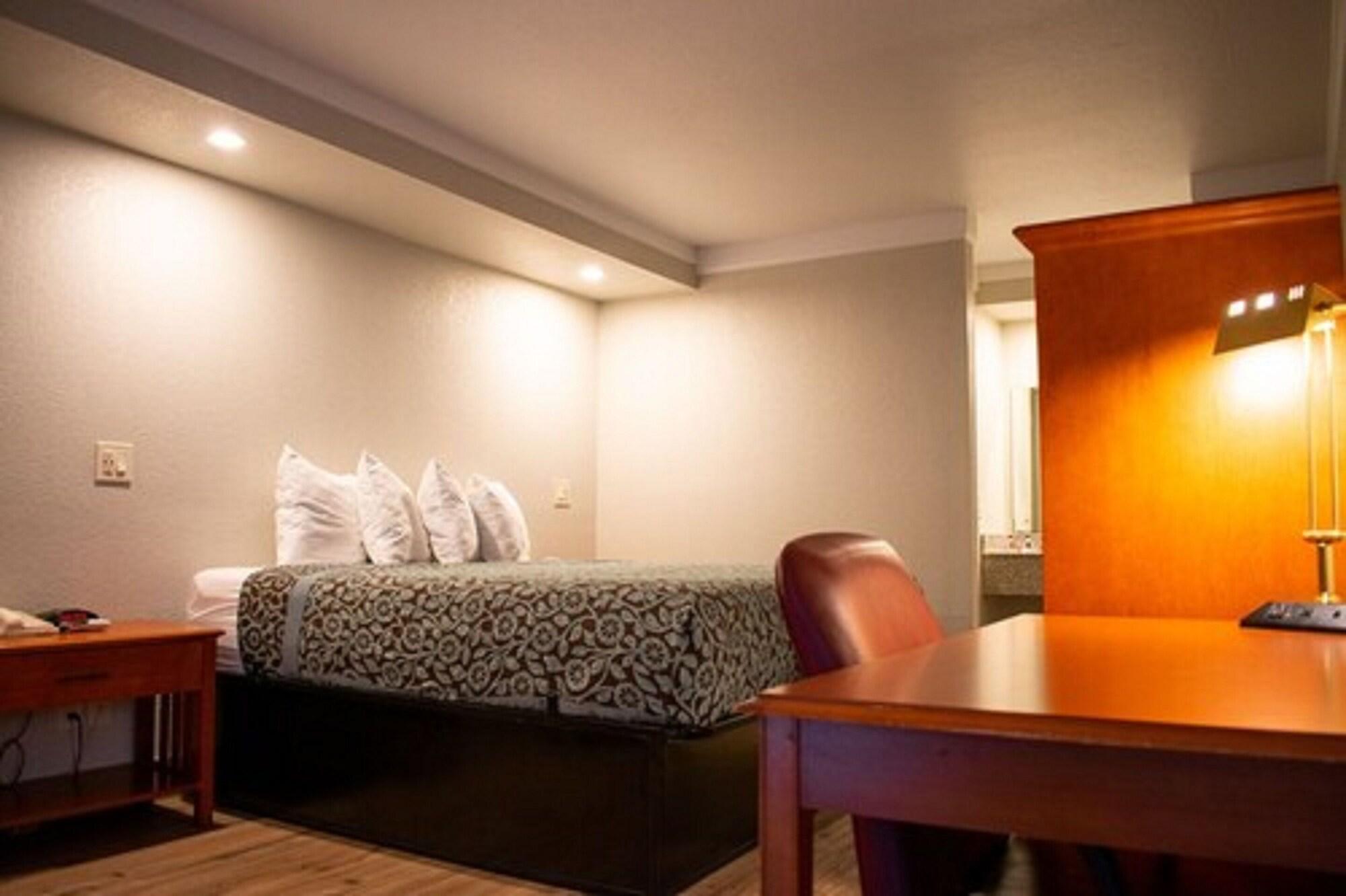 Days Inn By Wyndham Hillsboro Tx Екстериор снимка