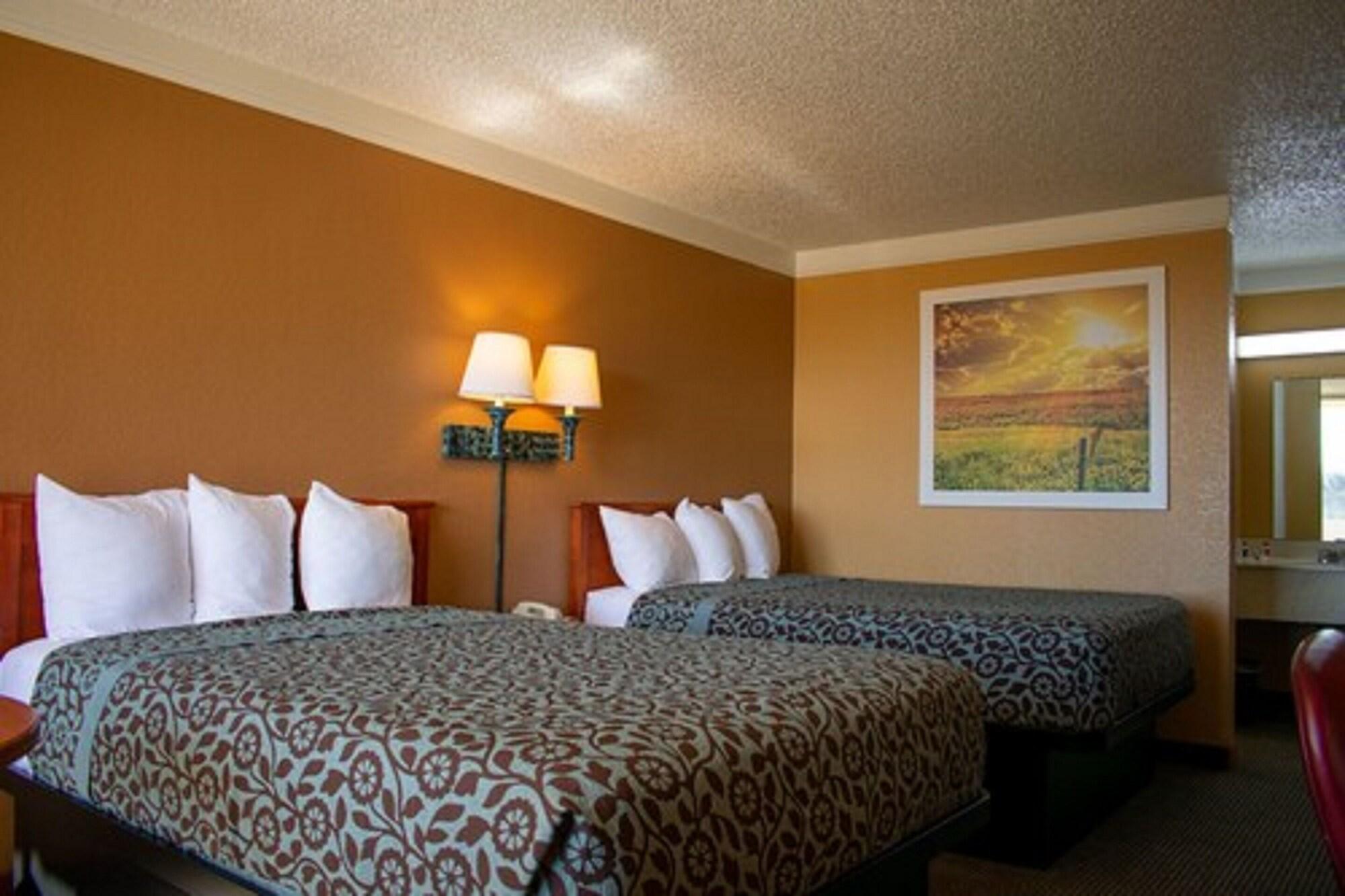 Days Inn By Wyndham Hillsboro Tx Екстериор снимка
