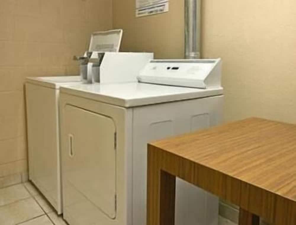 Days Inn By Wyndham Hillsboro Tx Екстериор снимка