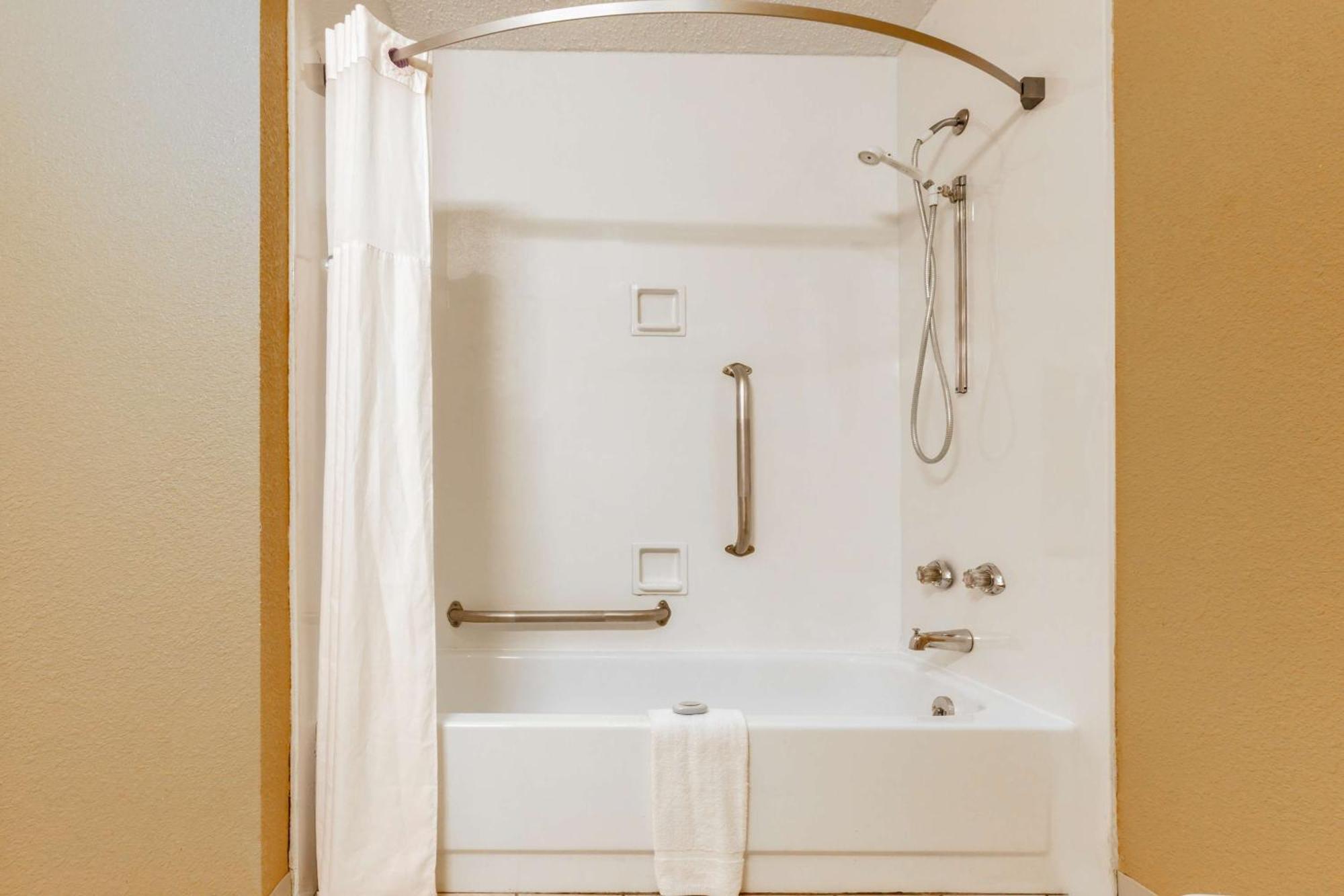 Days Inn By Wyndham Hillsboro Tx Екстериор снимка