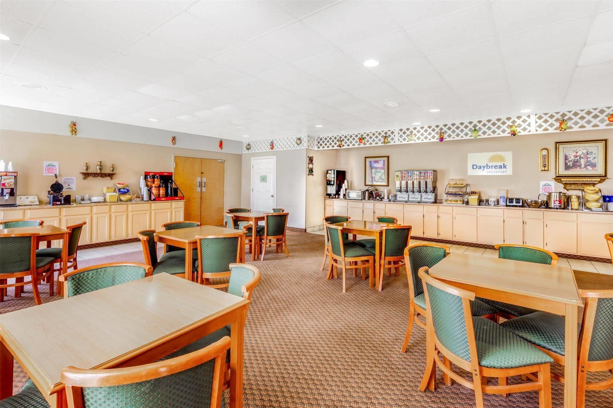 Days Inn By Wyndham Hillsboro Tx Екстериор снимка